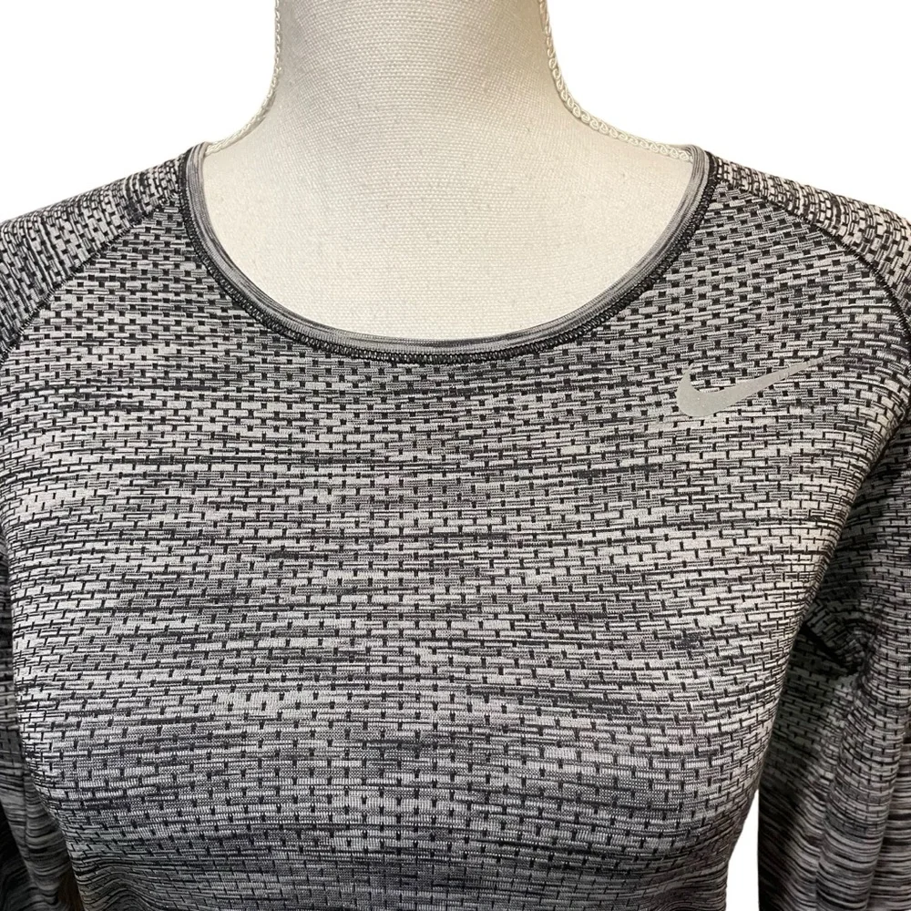 Nike Dri-Fit Lightweight Gray Long Sleeved Tech Shirt. Size S.